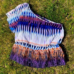 Exotic Off Shoulder Top Sz Petite L